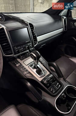Внедорожник / Кроссовер Porsche Cayenne 2013 в 