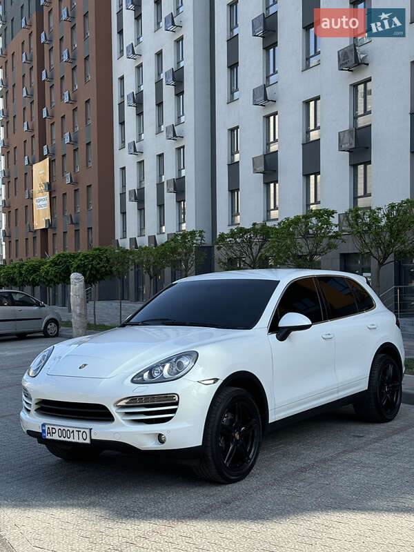 Позашляховик / Кросовер Porsche Cayenne 2013 в 