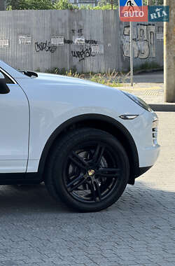 Позашляховик / Кросовер Porsche Cayenne 2013 в 