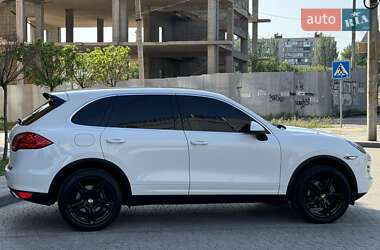 Позашляховик / Кросовер Porsche Cayenne 2013 в 