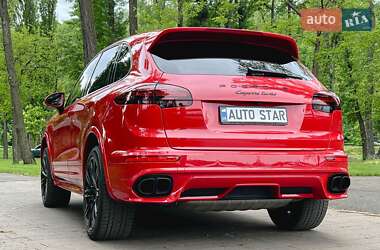 Позашляховик / Кросовер Porsche Cayenne 2015 в 