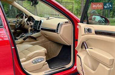 Позашляховик / Кросовер Porsche Cayenne 2015 в 