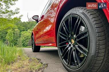 Позашляховик / Кросовер Porsche Cayenne 2015 в 