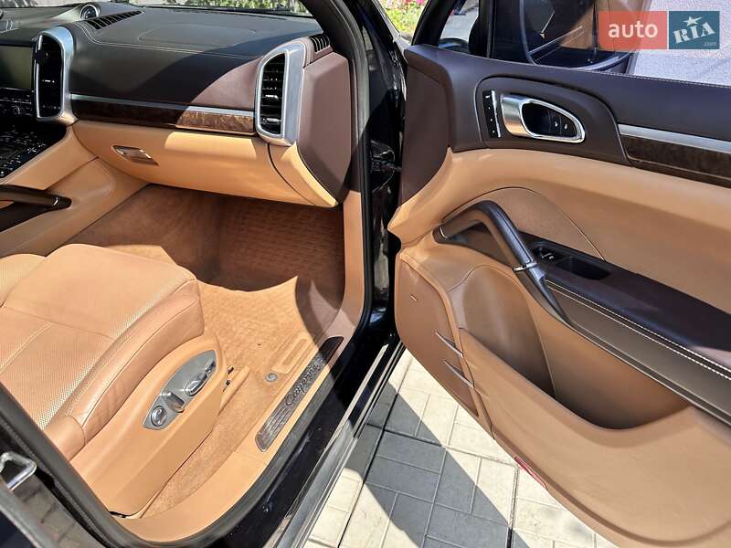 Внедорожник / Кроссовер Porsche Cayenne 2012 в Киеве фото 16 Внедорожник / Кроссовер Porsche Cayenne 2012 в Киеве
