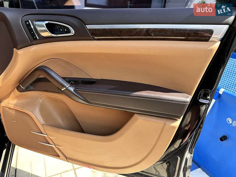 Внедорожник / Кроссовер Porsche Cayenne 2012 в Киеве фото 17 Внедорожник / Кроссовер Porsche Cayenne 2012 в Киеве