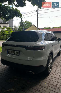 Внедорожник / Кроссовер Porsche Cayenne 2019 в 