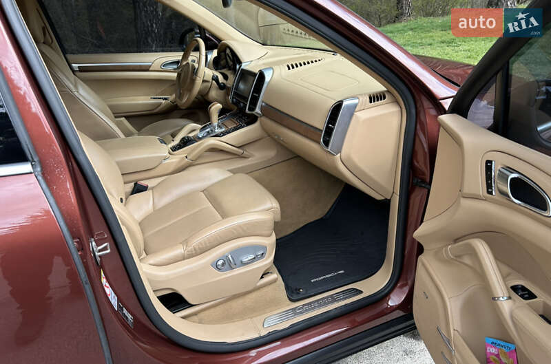 Позашляховик / Кросовер Porsche Cayenne 2011 в Києві