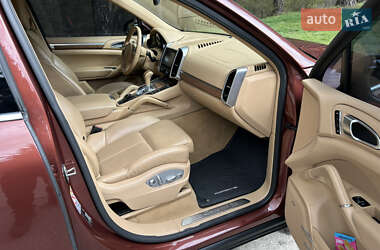 Внедорожник / Кроссовер Porsche Cayenne 2011 в 
