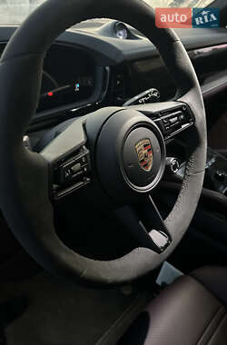 Позашляховик / Кросовер Porsche Cayenne 2023 в 