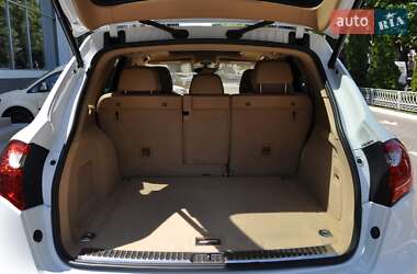 Внедорожник / Кроссовер Porsche Cayenne 2012 в 