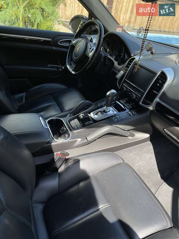 Внедорожник / Кроссовер Porsche Cayenne 2014 в Одессе