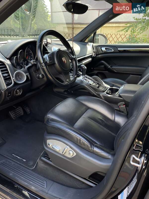 Внедорожник / Кроссовер Porsche Cayenne 2014 в Одессе