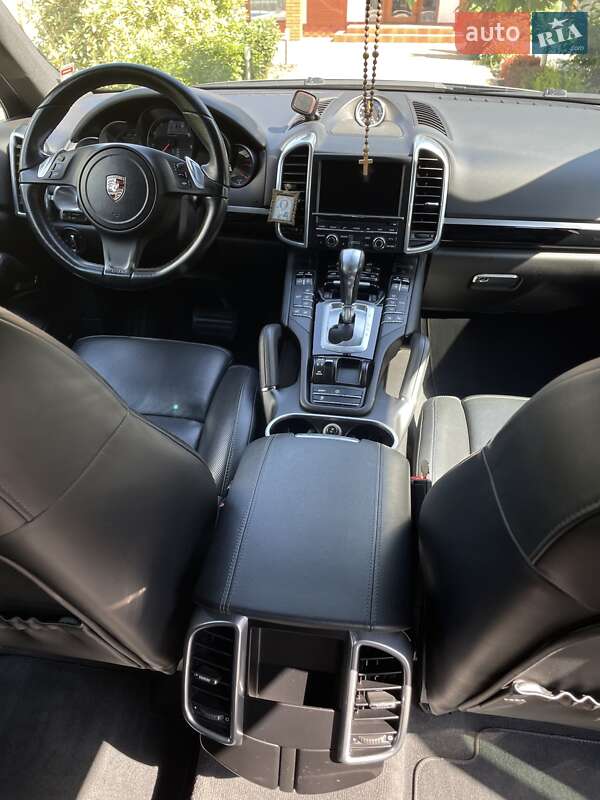 Внедорожник / Кроссовер Porsche Cayenne 2014 в Одессе