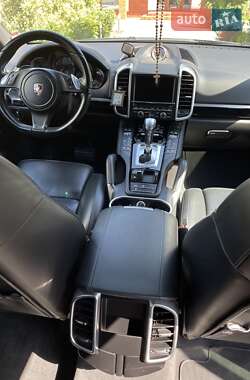 Позашляховик / Кросовер Porsche Cayenne 2014 в 