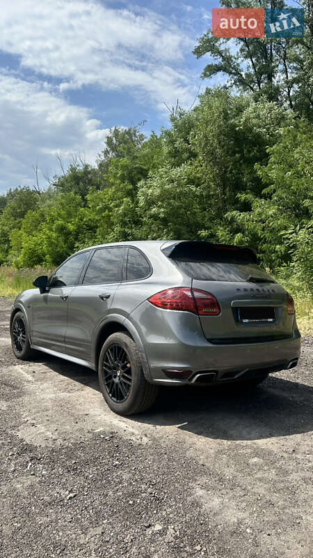 Позашляховик / Кросовер Porsche Cayenne 2011 в Чернігові