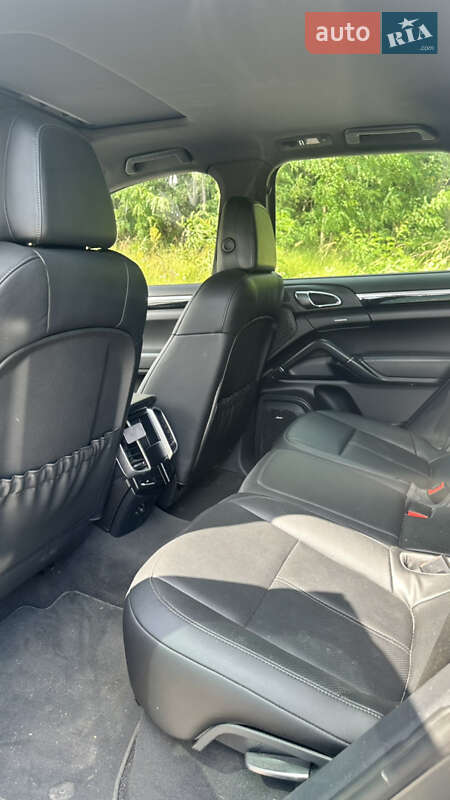 Позашляховик / Кросовер Porsche Cayenne 2011 в Чернігові