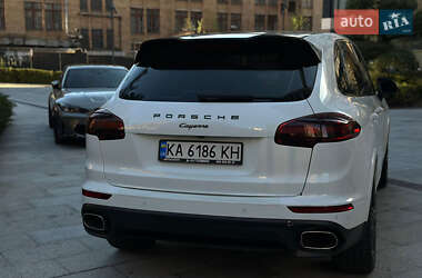 Позашляховик / Кросовер Porsche Cayenne 2013 в 
