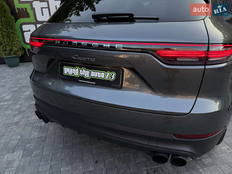 Внедорожник / Кроссовер Porsche Cayenne 2019 в Киеве