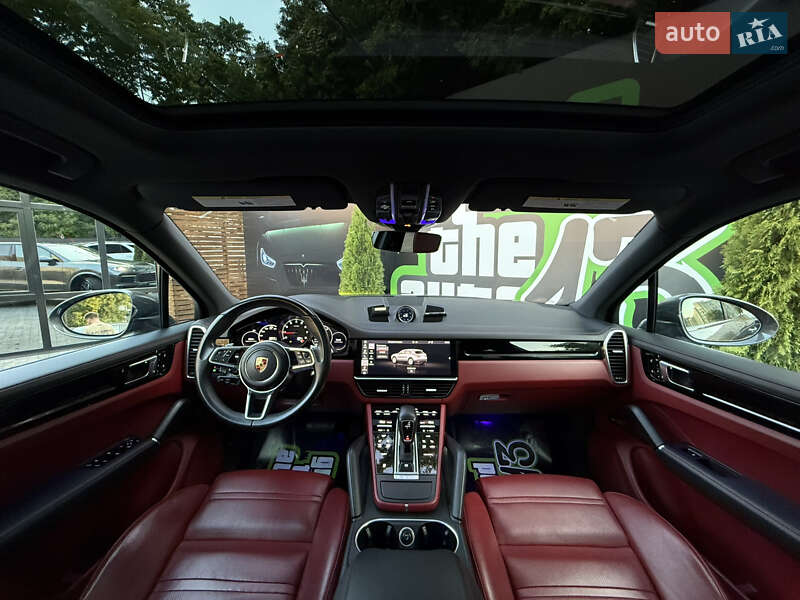 Внедорожник / Кроссовер Porsche Cayenne 2019 в Киеве