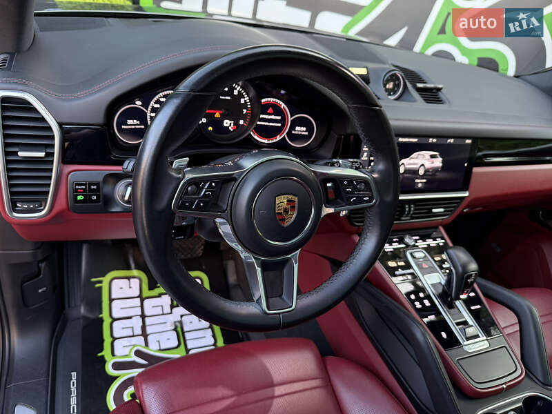 Внедорожник / Кроссовер Porsche Cayenne 2019 в Киеве