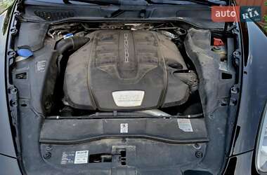 Позашляховик / Кросовер Porsche Cayenne 2011 в 