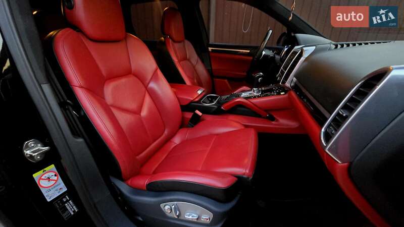 Внедорожник / Кроссовер Porsche Cayenne 2011 в Полтаве