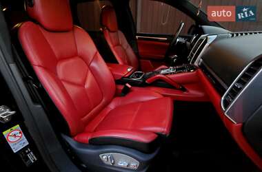 Позашляховик / Кросовер Porsche Cayenne 2011 в 