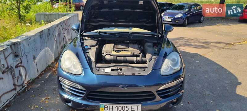 Внедорожник / Кроссовер Porsche Cayenne 2011 в Киеве