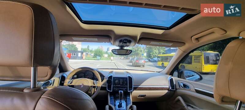 Внедорожник / Кроссовер Porsche Cayenne 2011 в Киеве