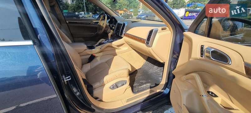 Внедорожник / Кроссовер Porsche Cayenne 2011 в Киеве
