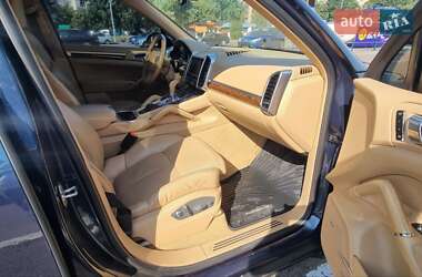 Позашляховик / Кросовер Porsche Cayenne 2011 в 