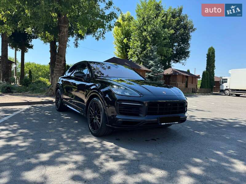 Внедорожник / Кроссовер Porsche Cayenne 2021 в 