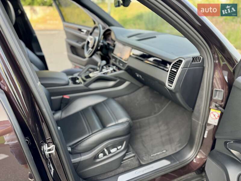 Позашляховик / Кросовер Porsche Cayenne 2018 в Києві