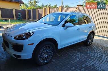 Внедорожник / Кроссовер Porsche Cayenne 2016 в 