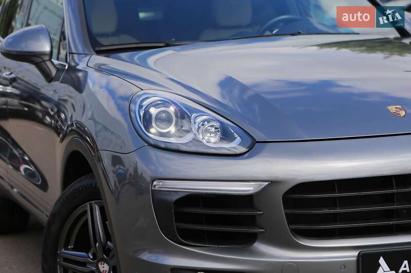 Внедорожник / Кроссовер Porsche Cayenne 2017 в Киеве
