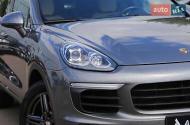 Позашляховик / Кросовер Porsche Cayenne 2017 в 