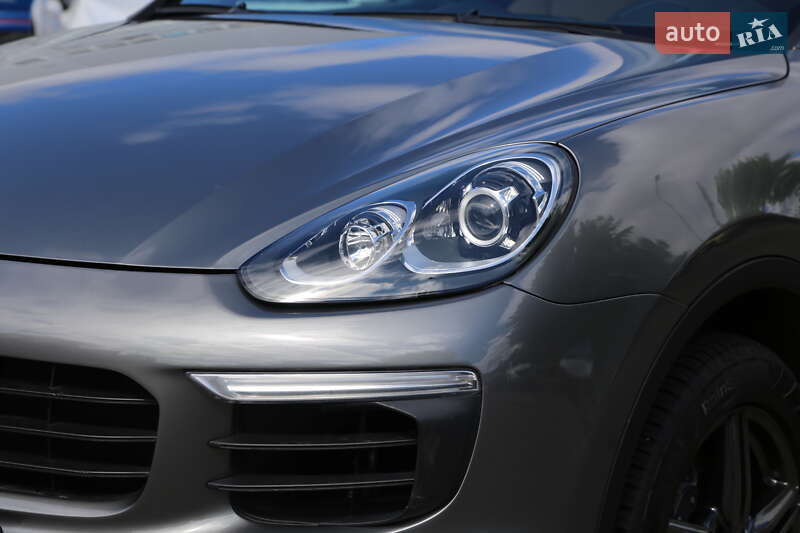 Внедорожник / Кроссовер Porsche Cayenne 2017 в Киеве