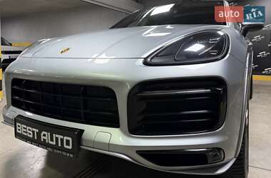 Внедорожник / Кроссовер Porsche Cayenne 2021 в 