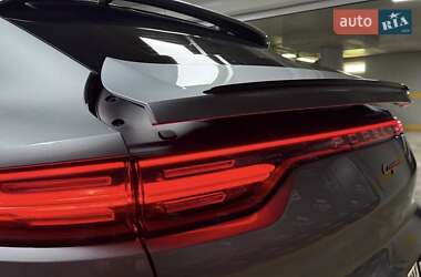 Внедорожник / Кроссовер Porsche Cayenne 2021 в 