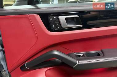 Внедорожник / Кроссовер Porsche Cayenne 2021 в 