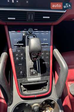 Позашляховик / Кросовер Porsche Cayenne 2019 в 
