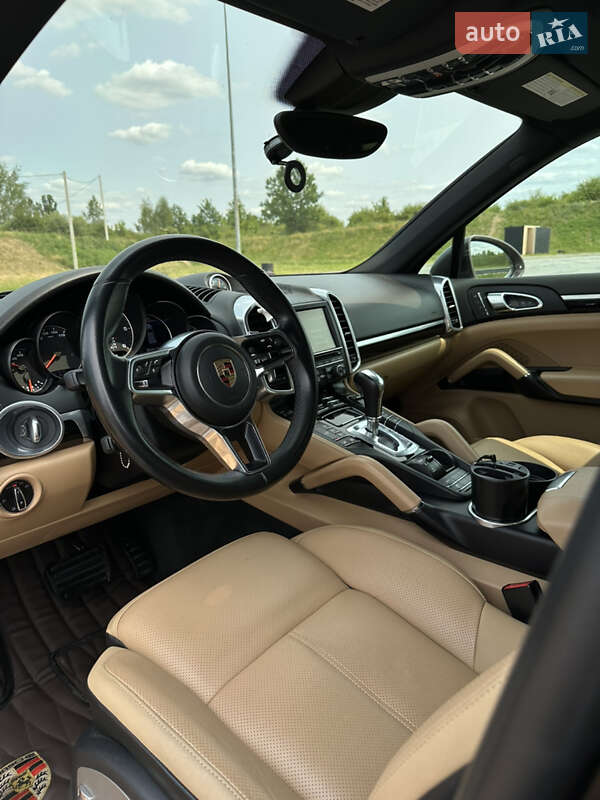 Внедорожник / Кроссовер Porsche Cayenne 2015 в Полтаве