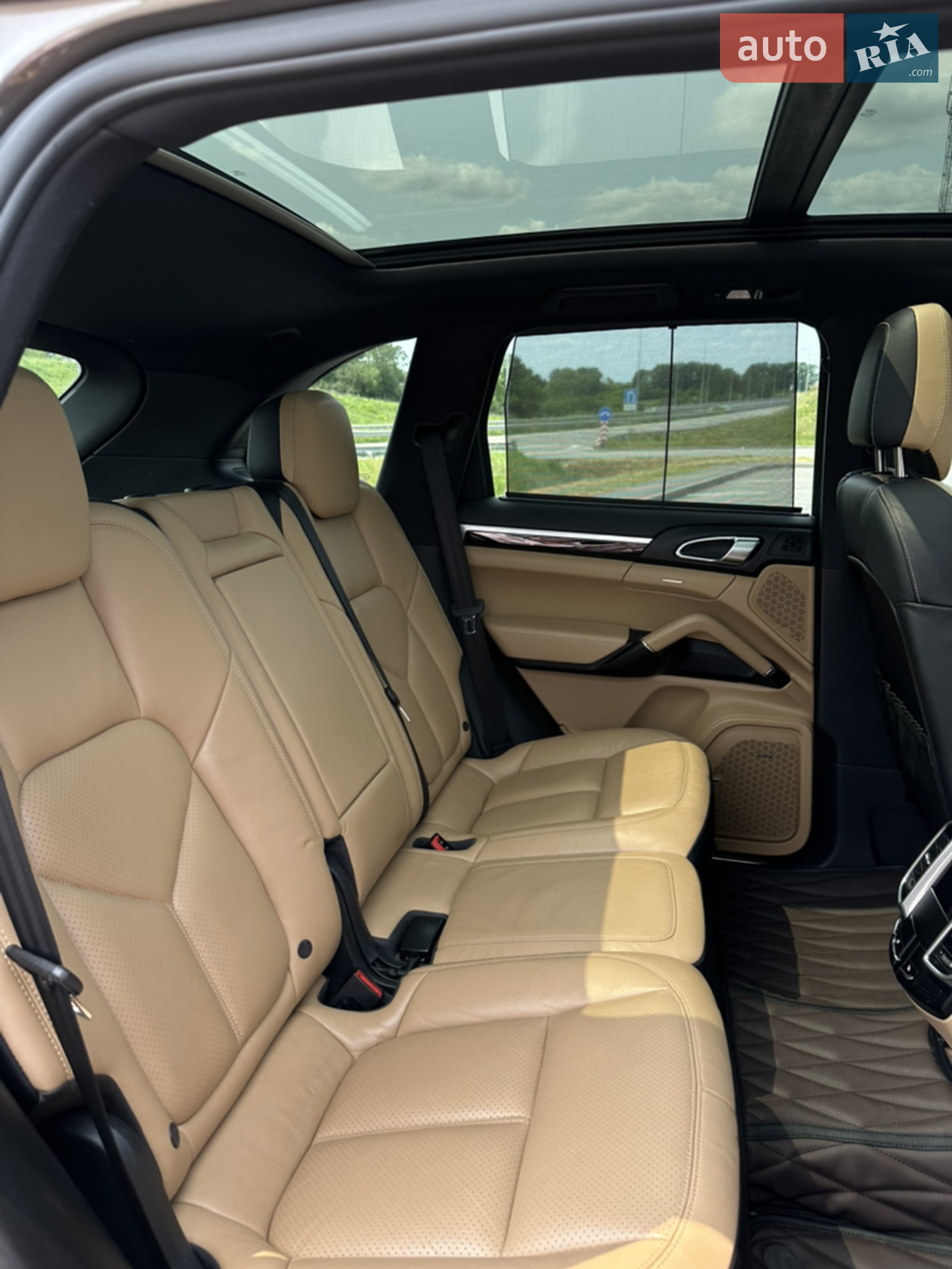 Porsche Cayenne 2015 VIN WP1AF2A22GKA43928 фото оголошення 29 з 39