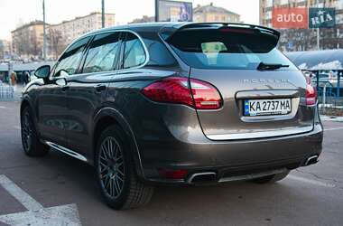 Позашляховик / Кросовер Porsche Cayenne 2013 в 