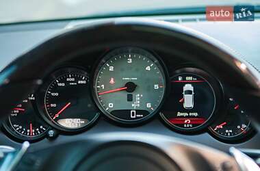 Позашляховик / Кросовер Porsche Cayenne 2013 в 