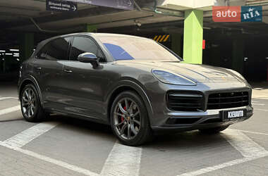 Позашляховик / Кросовер Porsche Cayenne 2022 в 