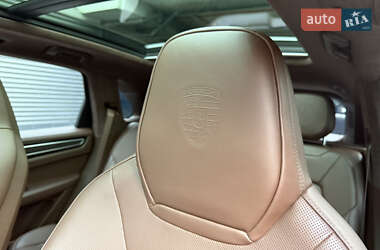 Позашляховик / Кросовер Porsche Cayenne 2022 в 