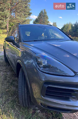 Внедорожник / Кроссовер Porsche Cayenne 2019 в 