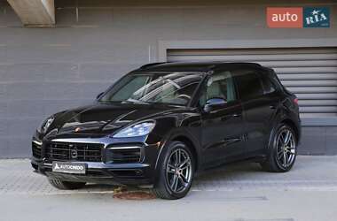 Позашляховик / Кросовер Porsche Cayenne 2019 в 