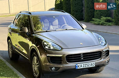 Позашляховик / Кросовер Porsche Cayenne 2015 в 